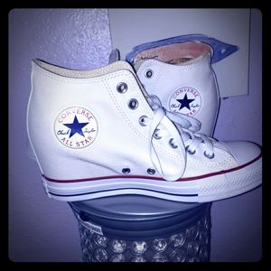 Converse Tennis shoes